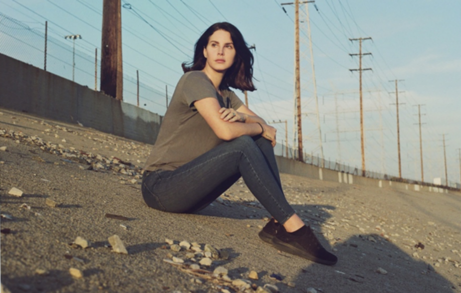 Lana Del Rey ปล่อยเพลงใหม่ "Season of the Witch" และ "Looking For America"