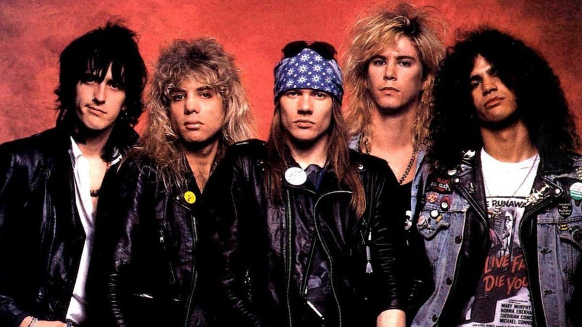 Duff McKagan แสดงความเห็นถึง Izzy Stradlin ที่ไม่ได้กลับมาร่วมทัวร์กับ Guns N' Roses