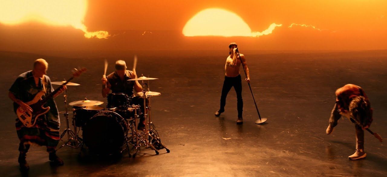 Red Hot Chili Peppers เปิดตัวมิวสิกวีดีโอ "Black Summer" เสพย์สากล
