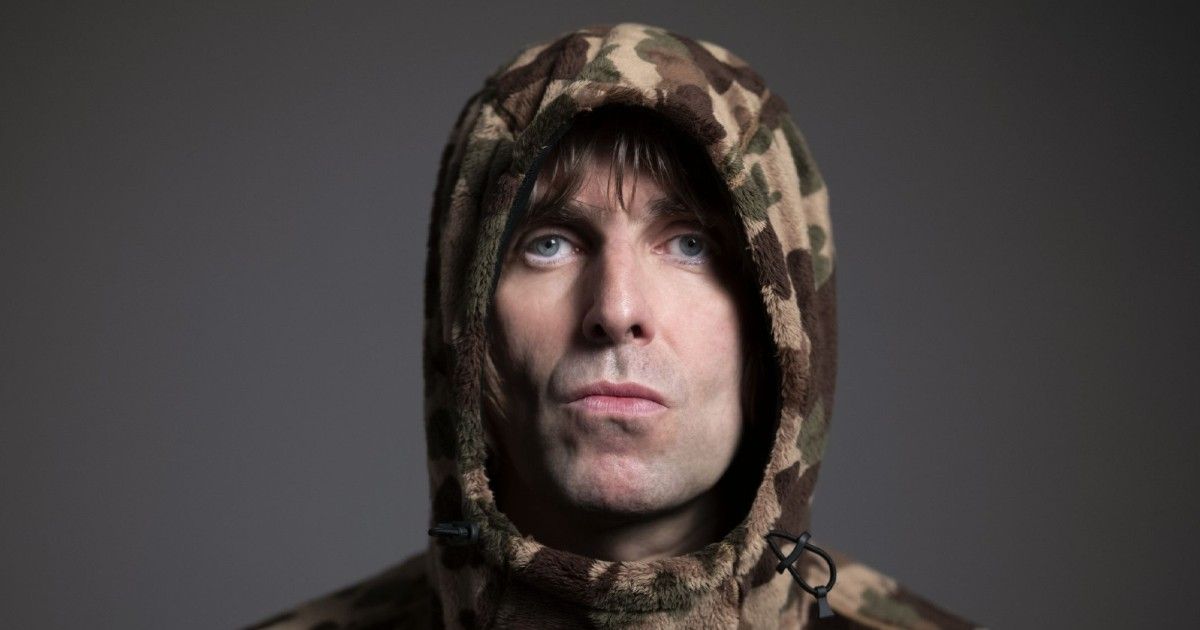 Liam Gallagher อดีตนักร้องนำ Oasis แสดงเพลง "Everything's Electric" ในรายการของ Jimmy Fallon
