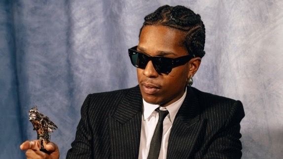 Ray-Ban แต่งตั้ง A$AP Rocky ในตำแหน่ง “ครีเอทีฟไดเรกเตอร์” คนแรกของแบรนด์