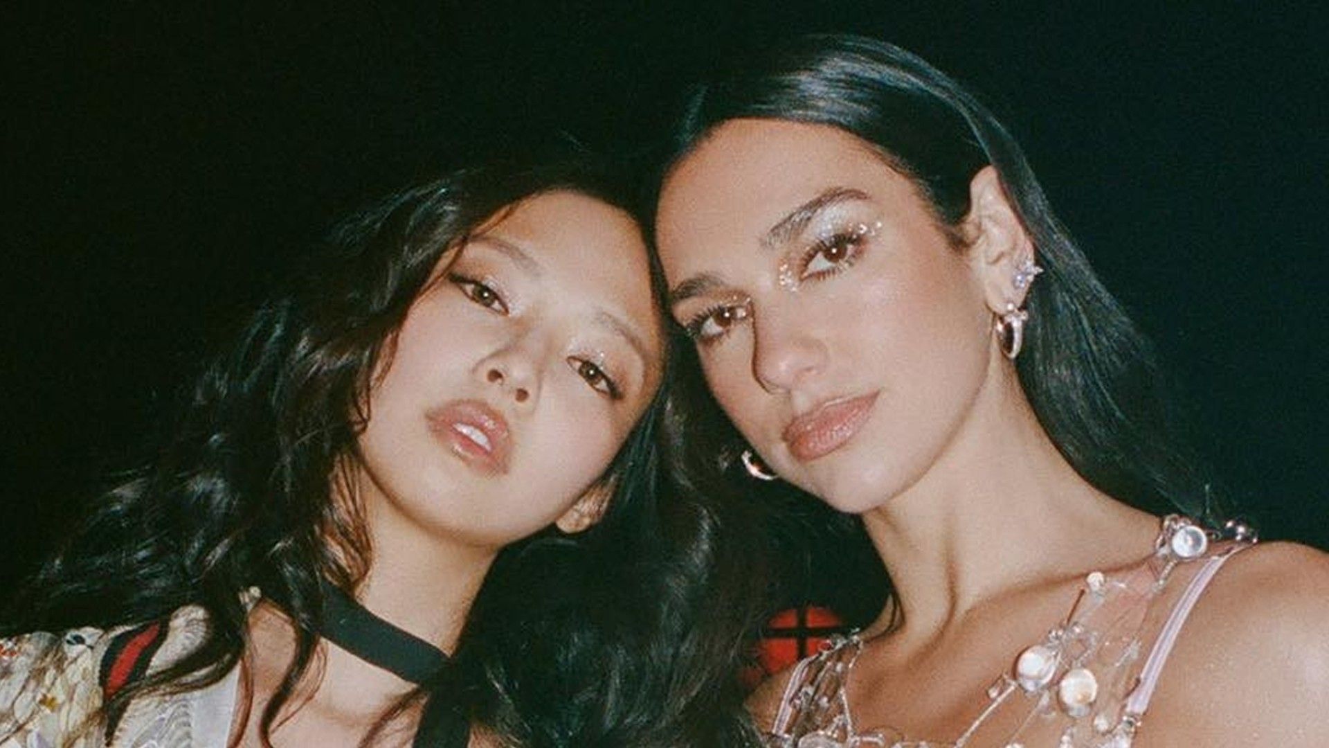 "Handlebars" การร่วมงานระหว่าง JENNIE และ Dua Lipa อีกเพลงไฮไลต์ของอัลบั้ม Ruby