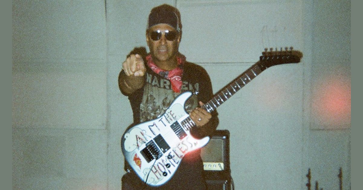 Fender กับ Tom Morello เปิดตัวกีตาร์ซิกเนเจอร์ Arm the Homeless