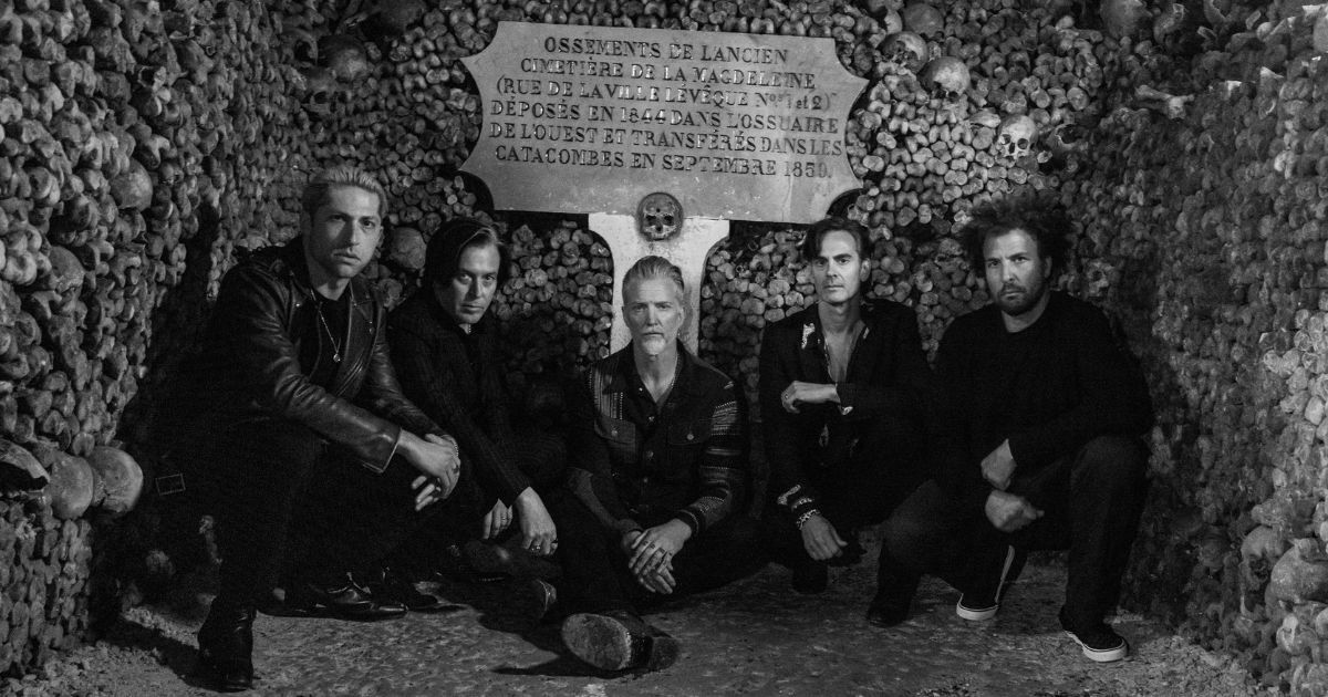 Queens of the Stone Age ปล่อยวิดีโอคอนเสิร์ตสุสานใต้ดิน Alive in the Catacombs