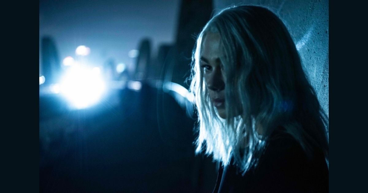 Phoebe Bridgers เล่นเพลง "Lithium" ของ Nirvana ใน BBC Radio 1 Live Lounge